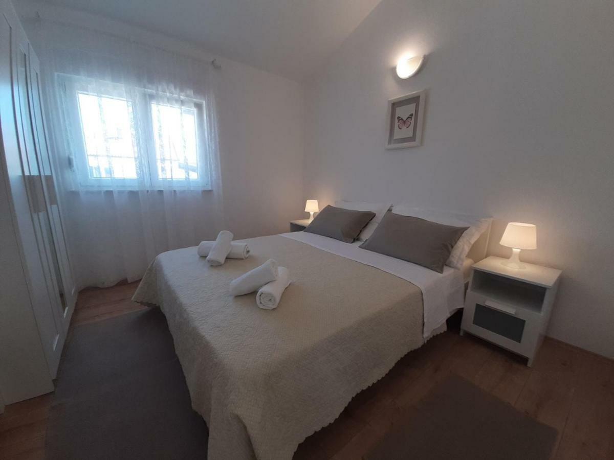 Apartman S Pogledom Ždrelac Exterior foto